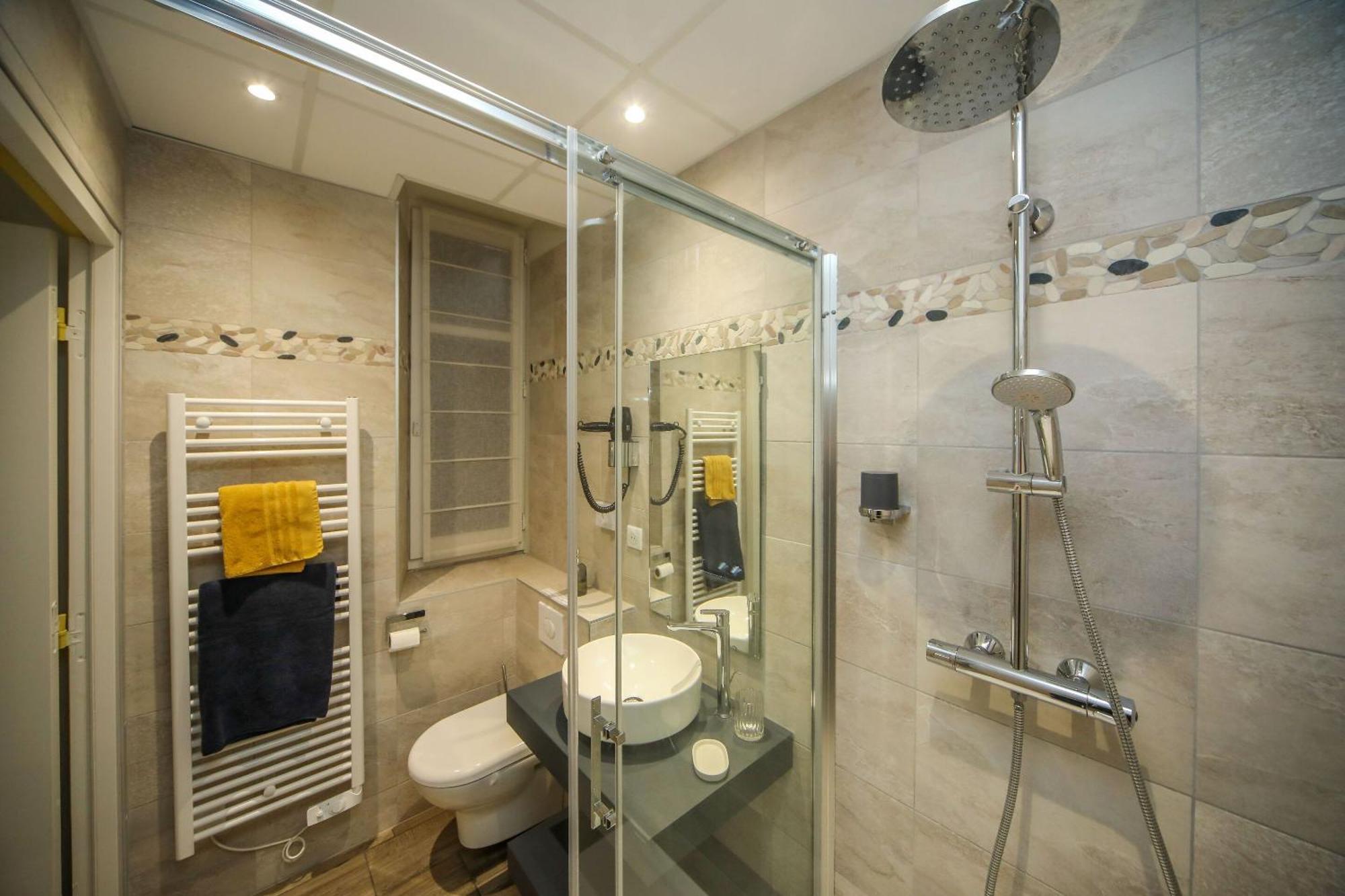 Hotel O Chiroulet Bagnères-de-Bigorre Pokoj fotografie